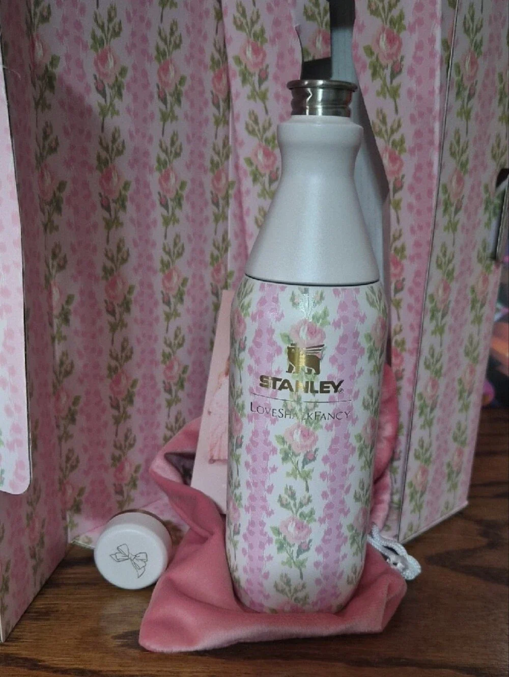 Stanley All Day Slim Bottle Love Shack Fancy Floral - Picture 6 of 9